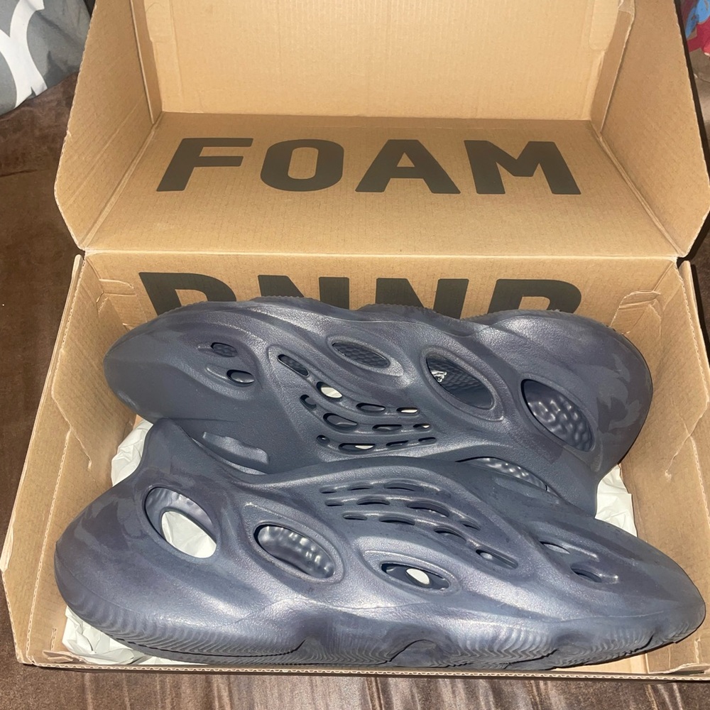 Adidas Yeezy Foam Runner “Onyx” sz 12